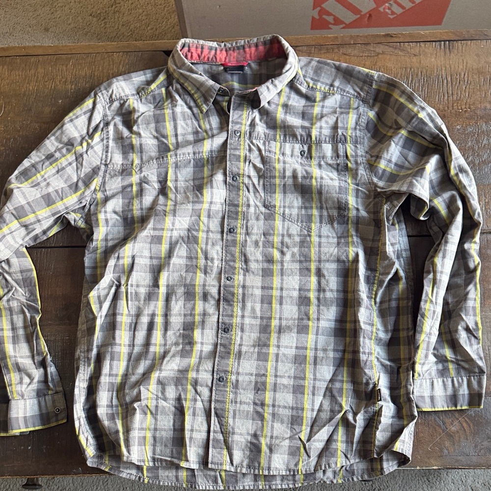 The North Face Men's Plaid Shirt in Gray and Yellow